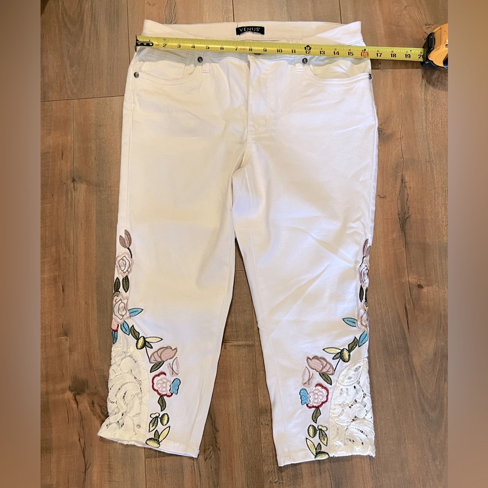 New Condition/Never Worn - Embroidered Trim Capris - Size 12